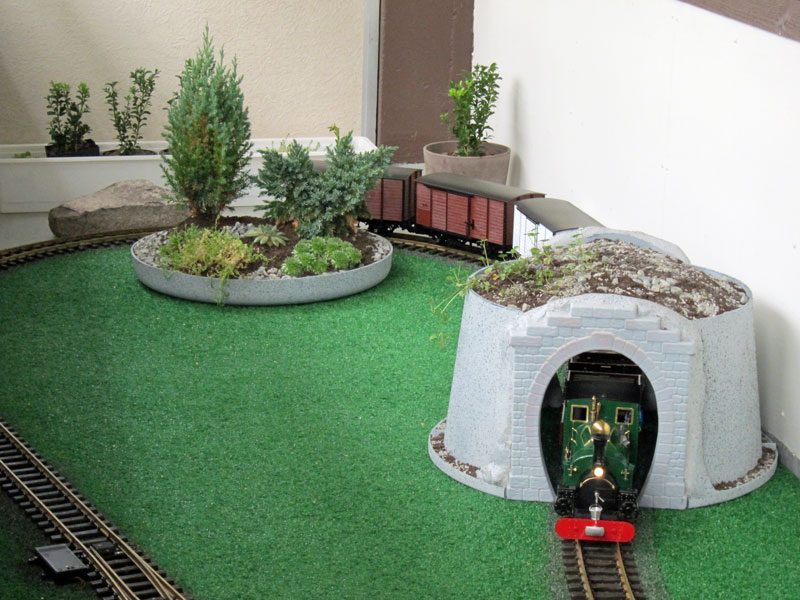 tunnel05.jpg