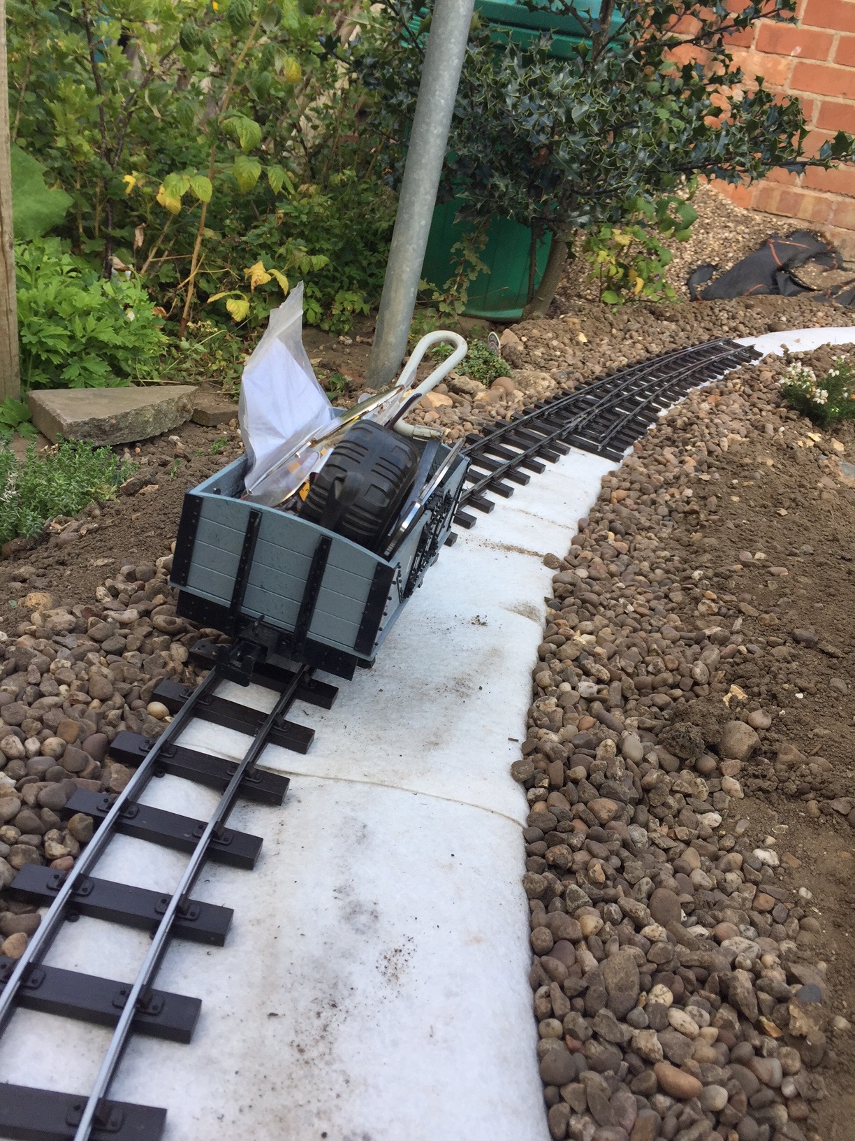 Contractors train Aug 17.jpg