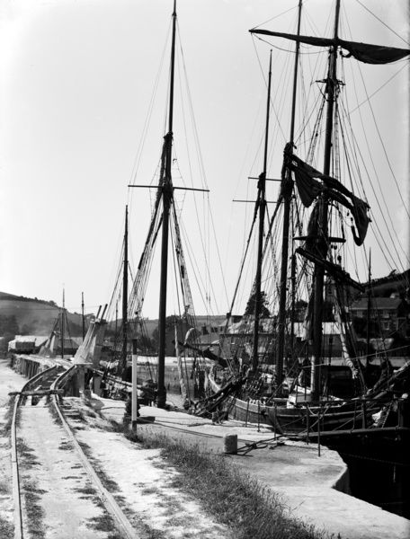 pentewan-harbour-cornwall-1914-13774200.jpg