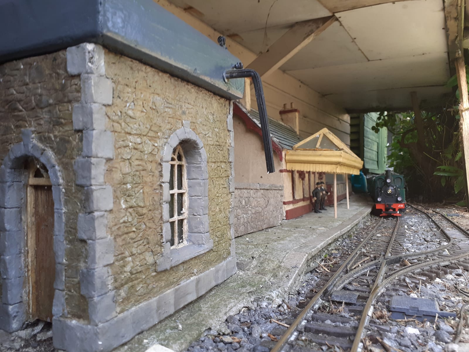Spreewald arriving  at Ballinacraig from Newry with a lunchtime passenger service