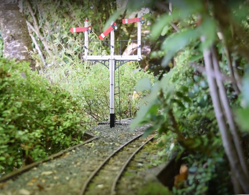 Bench Junction 3-way bracket signal .png