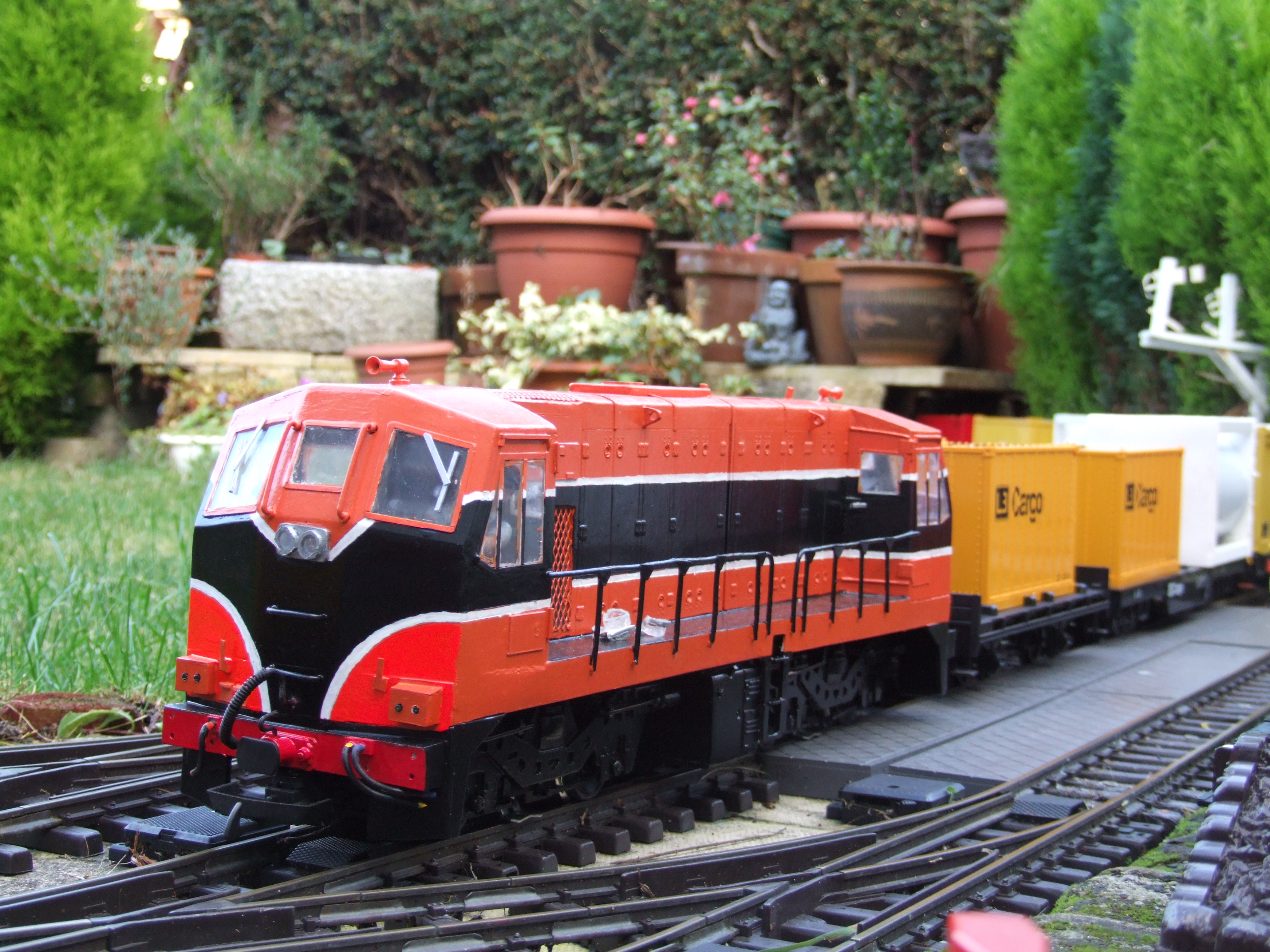 2007_0709wagonsGarden0020.JPG