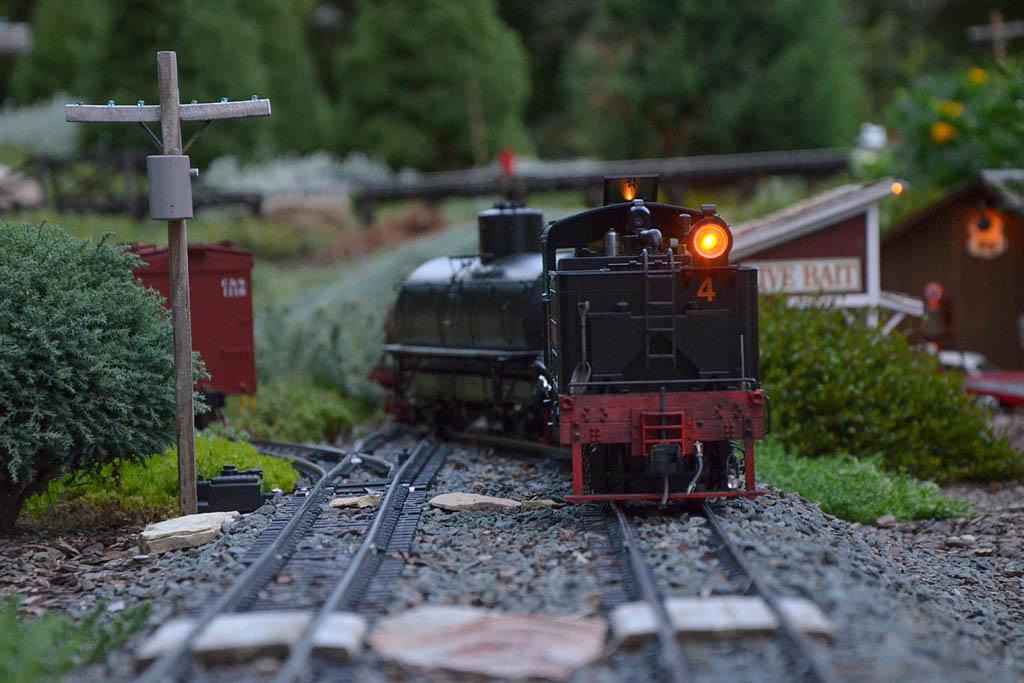 Summer DCC steamup from over the pond - Garden Railway Forum